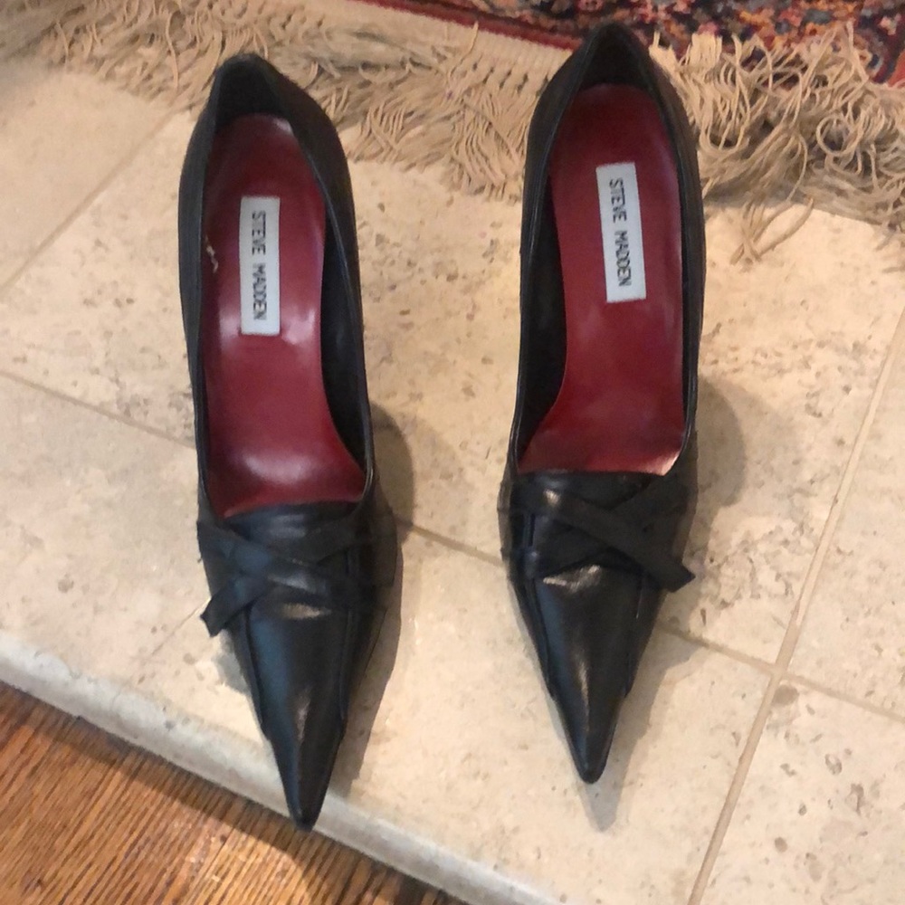Steve Madden black leather heels